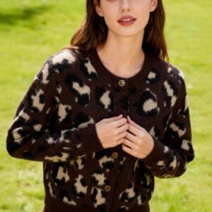 Button Detail Round Neck Knit Top
